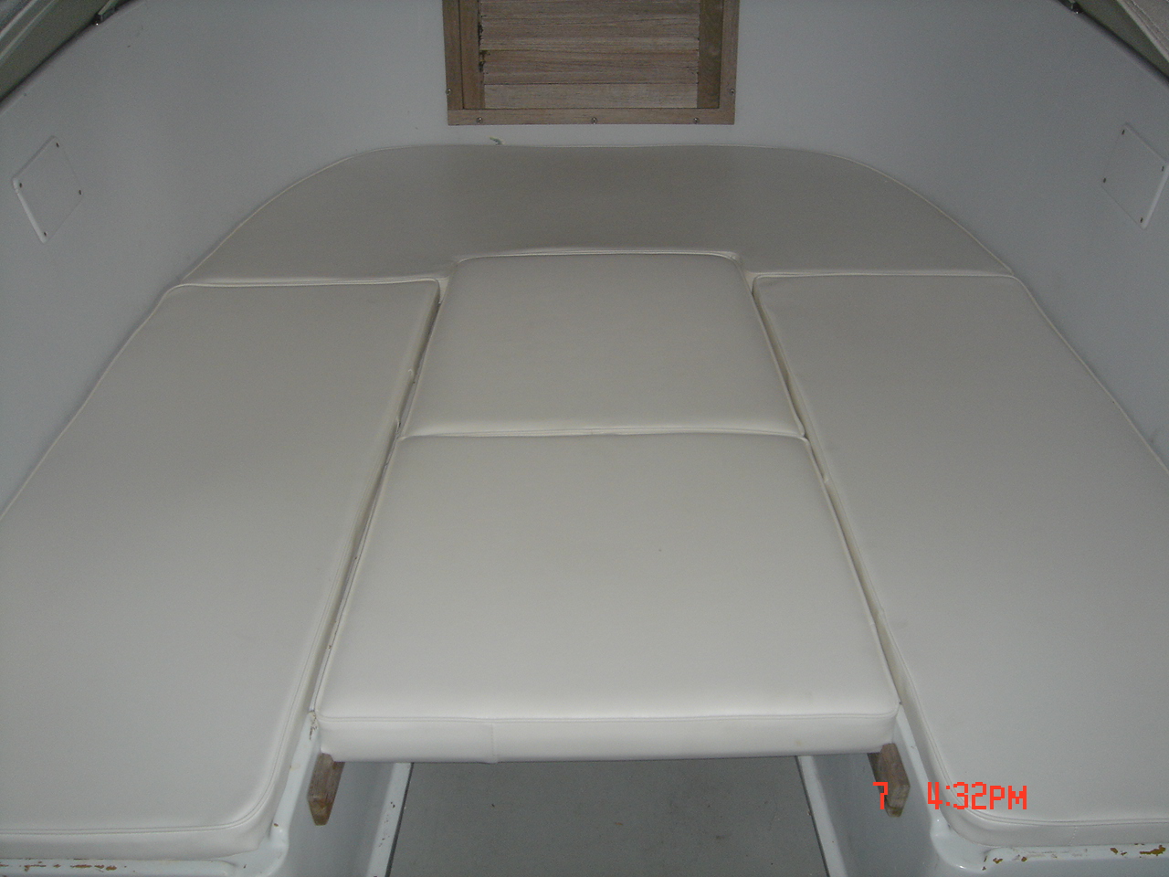 UPHOSTERY AND BOW CUSHIONS