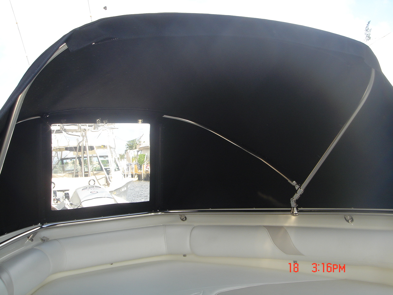SPRAY HOOD